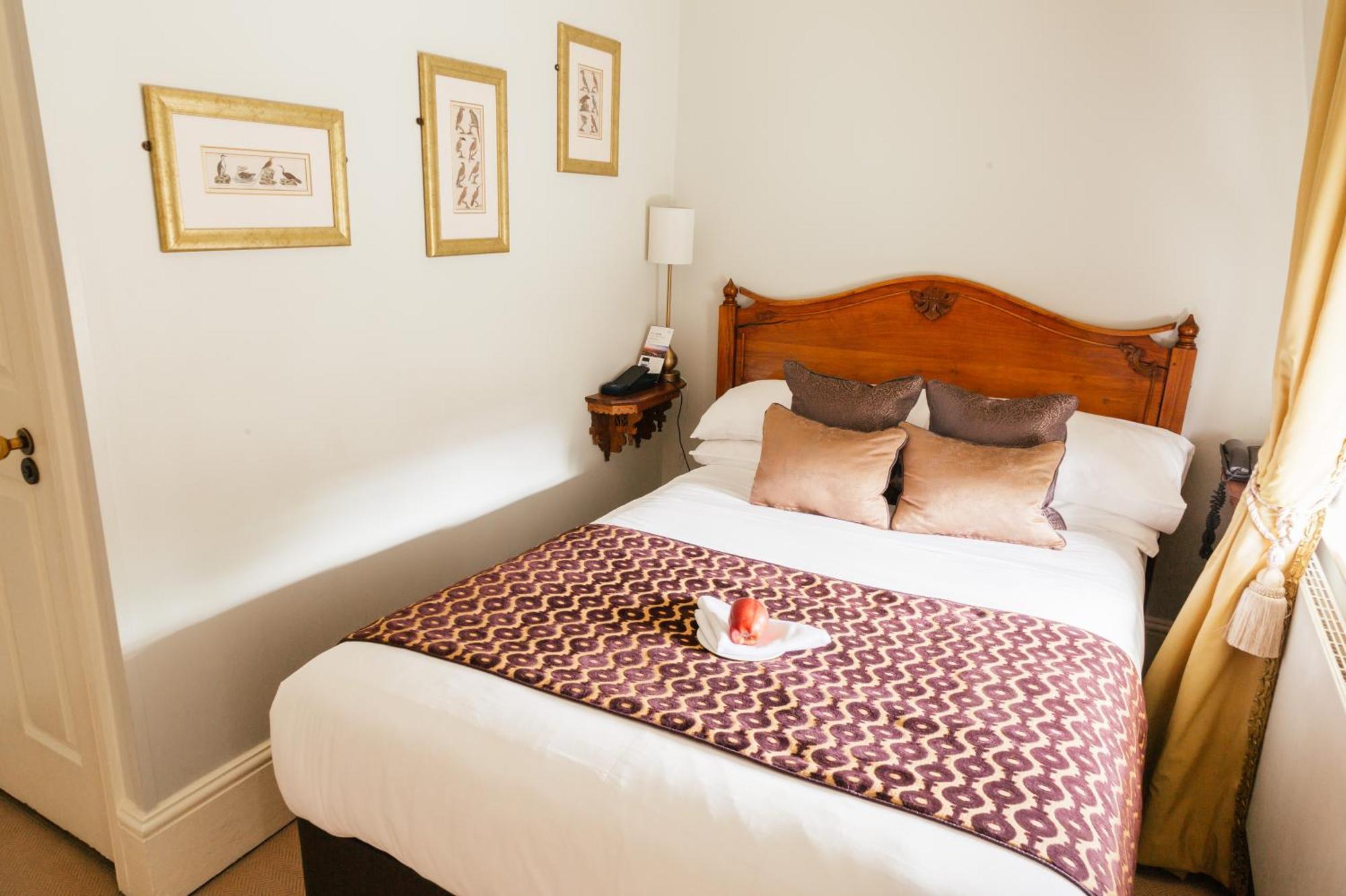 Small Double Room,1516365499:JPEG