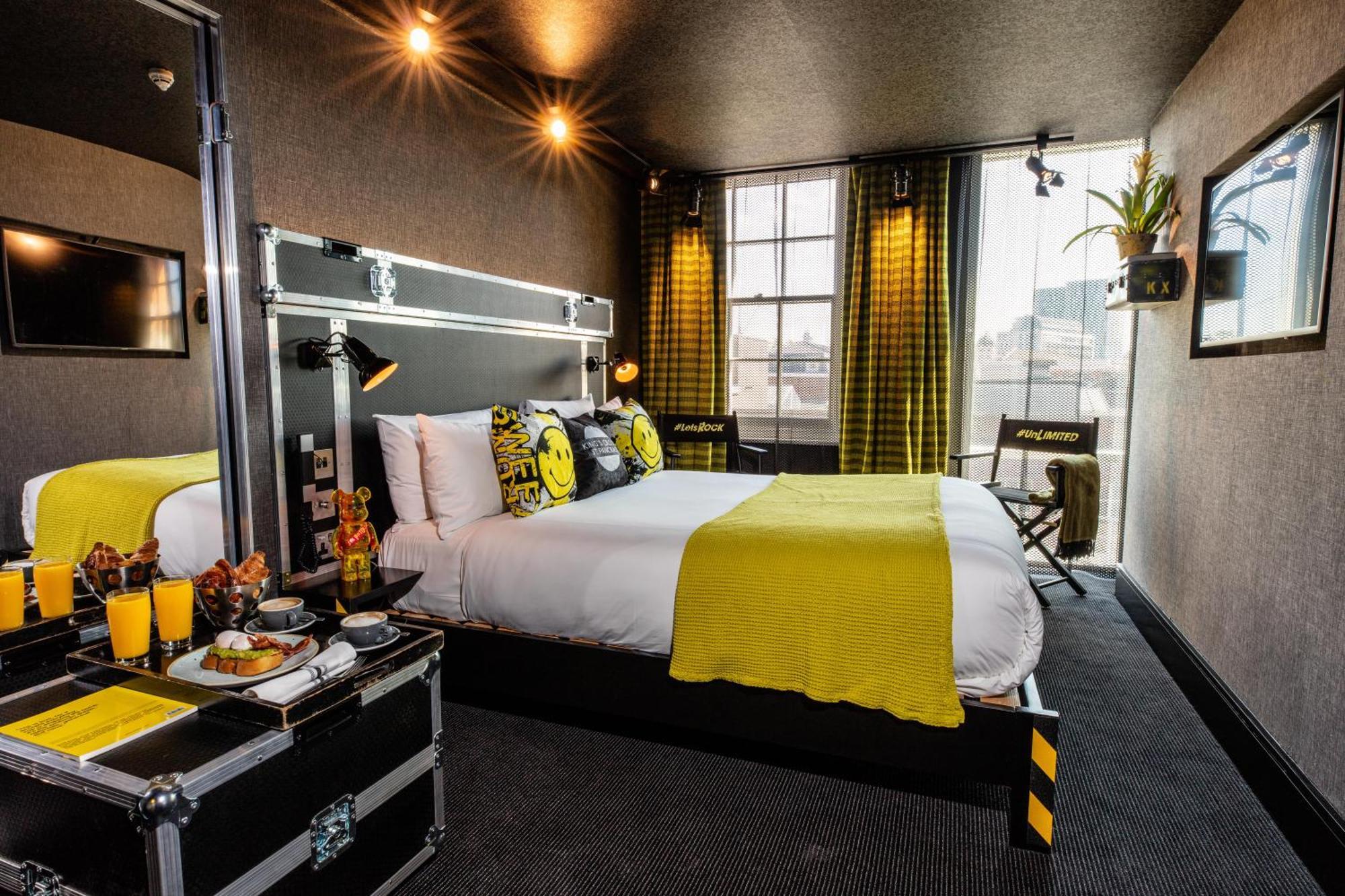 Signature Design Rooms,1590338203:JPEG