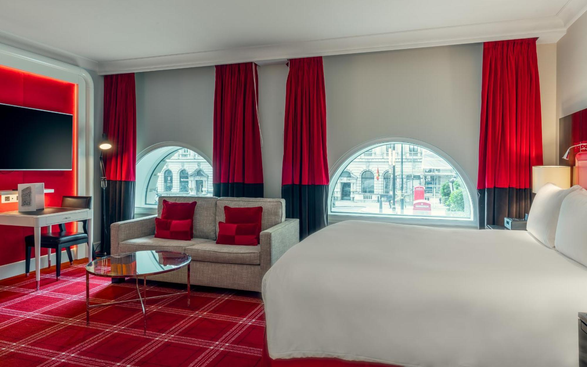 Studio King Suite Lounge Space Waterloo Place View