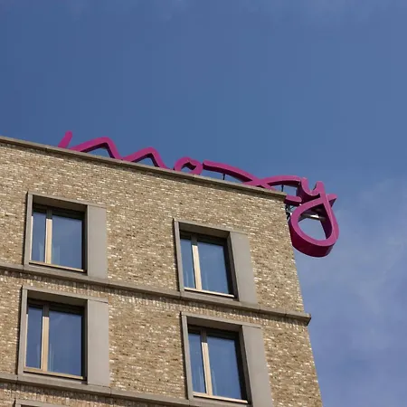 Moxy London Excel-3